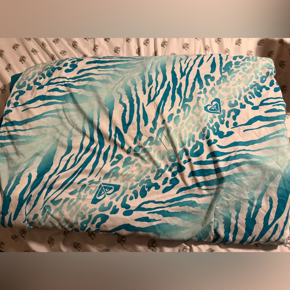 Roxy Teal Animal Print Comforter – Rare. Full/Queen
